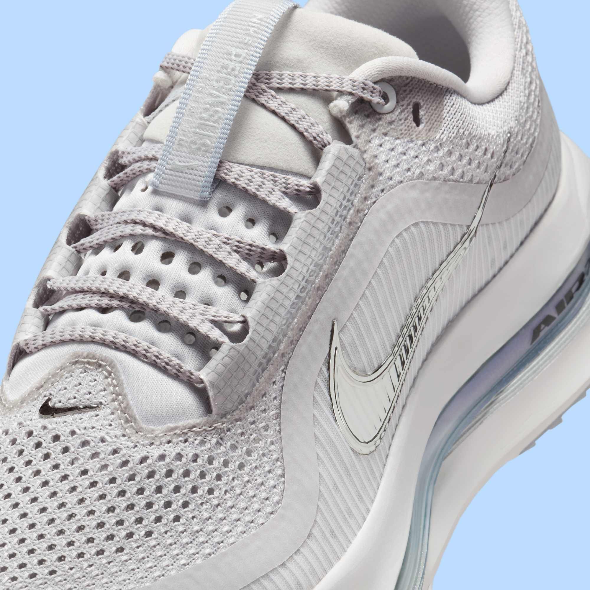 【Nike】 (W) Pegasus Premium Atmosphere llic Silver Women's Pegasus Premium (102 - White/Metallic Silver